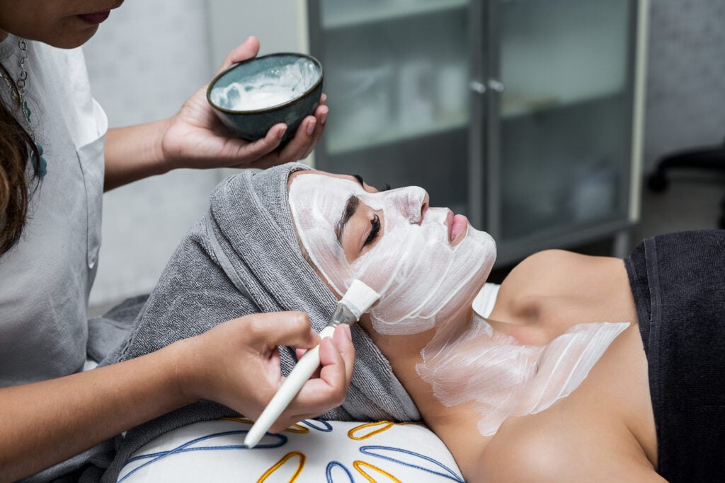 UMI UniSpot Brightening Facial 60 Min
