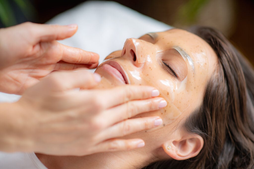 UMI Glow Peel Facial 45 Min